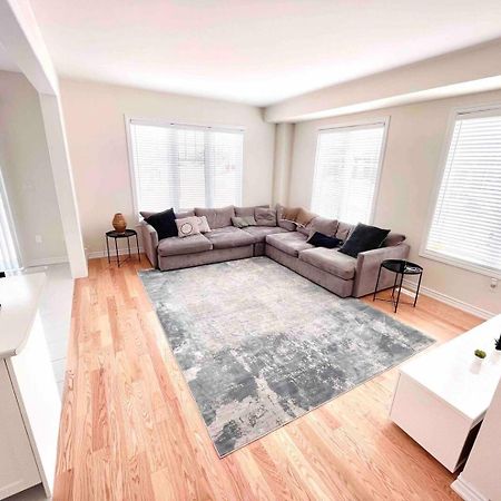 Large 5 Bedroom Newly Built Home Sleeps 12 Persons Thorold Bagian luar foto