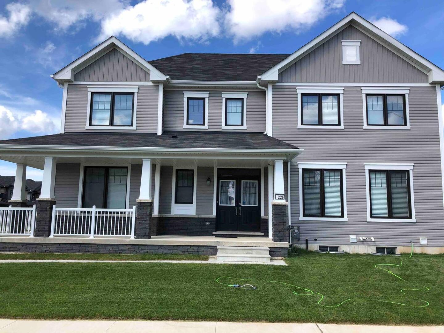 Large 5 Bedroom Newly Built Home Sleeps 12 Persons Thorold Bagian luar foto