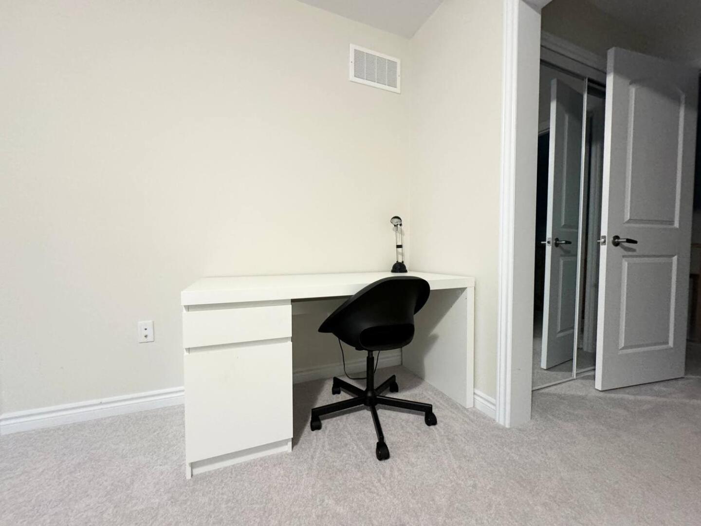 Large 5 Bedroom Newly Built Home Sleeps 12 Persons Thorold Bagian luar foto