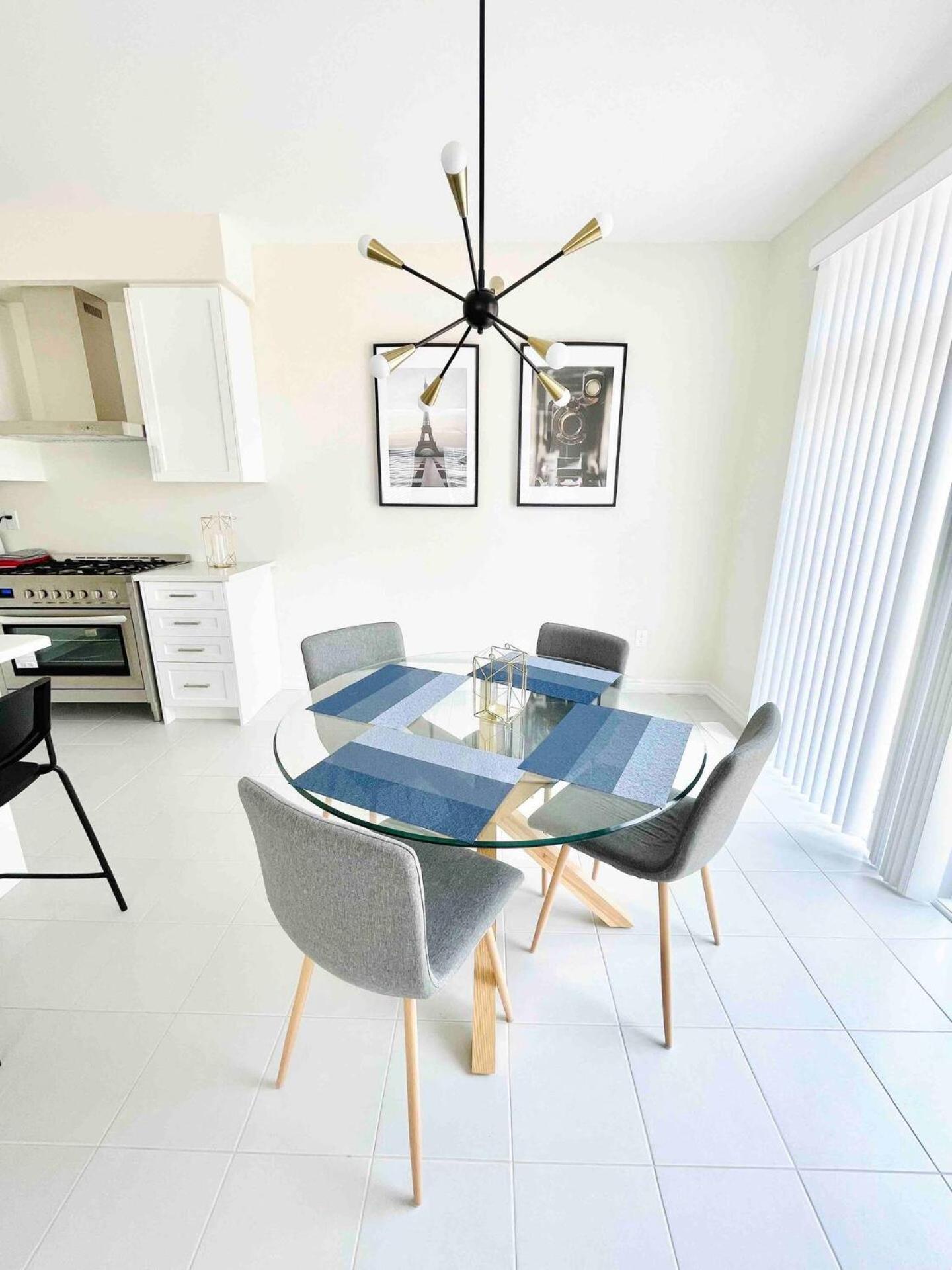 Large 5 Bedroom Newly Built Home Sleeps 12 Persons Thorold Bagian luar foto