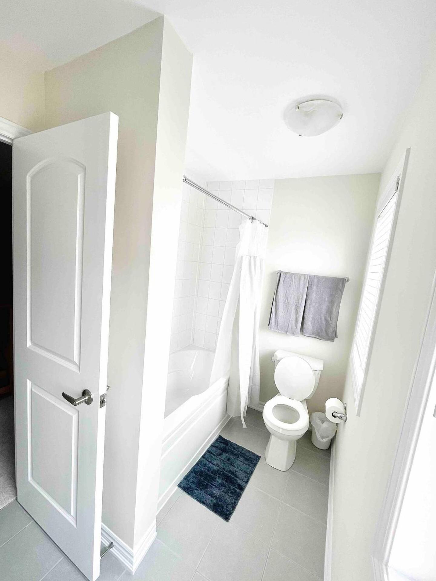 Large 5 Bedroom Newly Built Home Sleeps 12 Persons Thorold Bagian luar foto